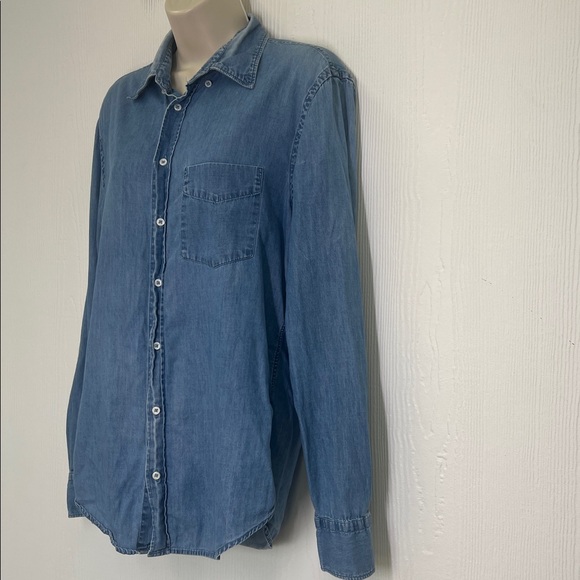 Everlane - Light Wash Button Down Soft Pocket Long Sleeve Jean Shirt Size Small - Picture 6 of 11